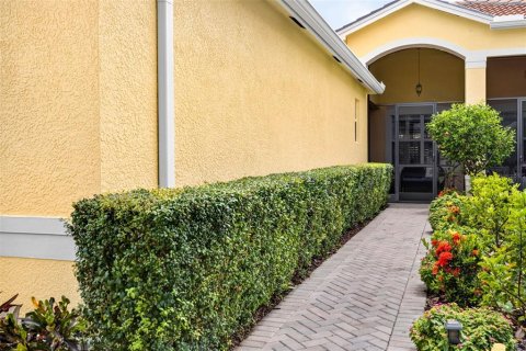 House in Wimauma, Florida 3 bedrooms, 158.31 sq.m. № 2273018 - photo 2