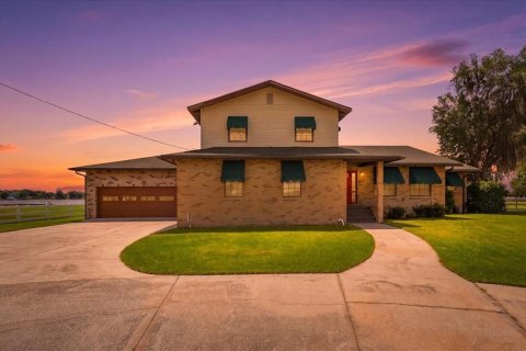 Villa ou maison à Lake Alfred, Floride 4 chambres, 303.7 m2 № 2142737