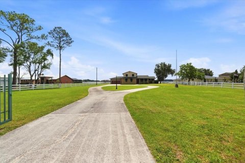 Villa ou maison à vendre à Lake Alfred, Floride: 4 chambres, 303.7 m2 № 2142737 - photo 4