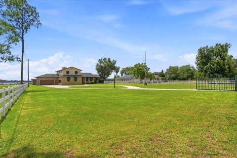 Villa ou maison à vendre à Lake Alfred, Floride: 4 chambres, 303.7 m2 № 2142737 - photo 5