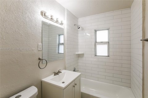 Villa ou maison à louer à Oakland Park, Floride: 2 chambres, 76.92 m2 № 1982114 - photo 14