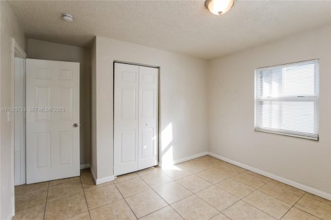 Villa ou maison à louer à Oakland Park, Floride: 2 chambres, 76.92 m2 № 1982114 - photo 12