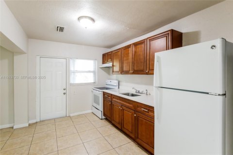 Villa ou maison à louer à Oakland Park, Floride: 2 chambres, 76.92 m2 № 1982114 - photo 7