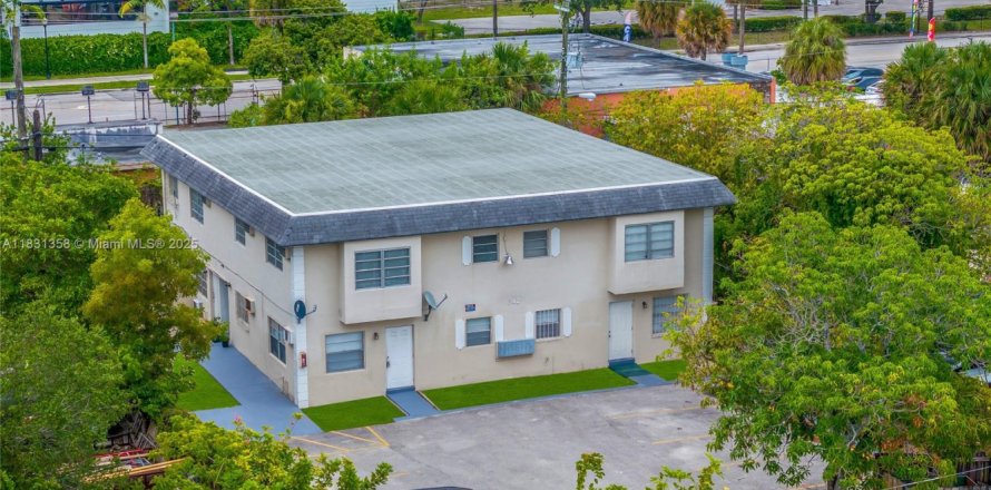 Propiedad comercial en Fort Lauderdale, Florida 441.56 m2 № 1817176