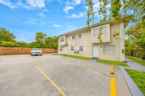 Propiedad comercial en venta en Fort Lauderdale, Florida, 441.56 m2 № 1817176 - foto 5