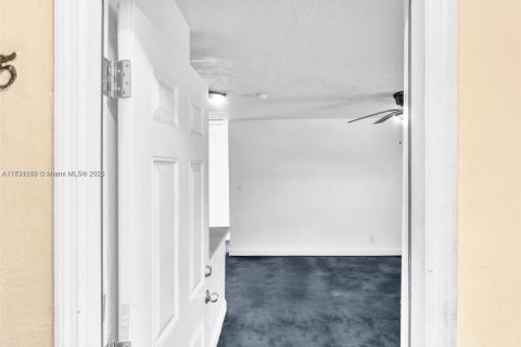 Propiedad comercial en venta en Fort Lauderdale, Florida, 441.56 m2 № 1817176 - foto 7