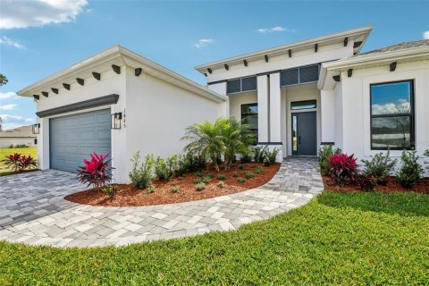 House in Melbourne, Florida 4 bedrooms, 218.97 sq.m. № 1598728 - photo 4