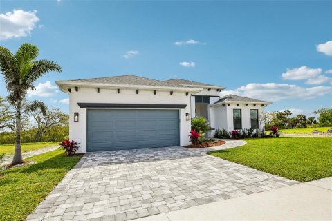 House in Melbourne, Florida 4 bedrooms, 218.97 sq.m. № 1598728 - photo 2