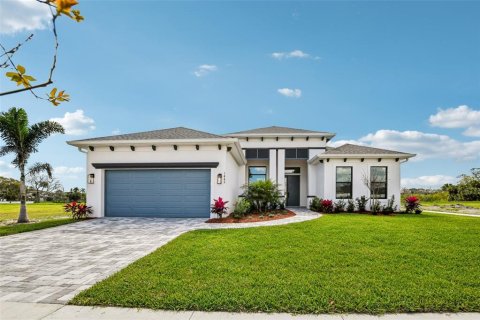 House in Melbourne, Florida 4 bedrooms, 218.97 sq.m. № 1598728 - photo 1