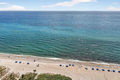 Condo in Pompano Beach, Florida, 1 bedroom № 2258184 - photo 4