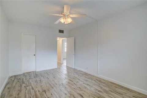 Condo in Pompano Beach, Florida, 1 bedroom № 2258184 - photo 14