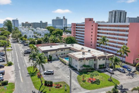 Condo in Pompano Beach, Florida, 1 bedroom № 2258184 - photo 25