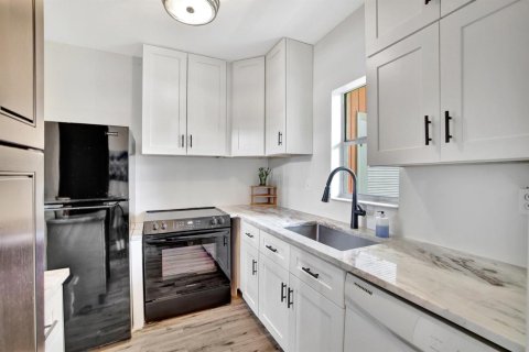 Condo in Pompano Beach, Florida, 1 bedroom № 2258184 - photo 7