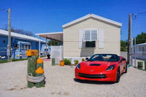 House in Key Largo, Florida 2 bedrooms, 71.35 sq.m. № 2052481 - photo 2