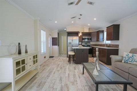 House in Key Largo, Florida 2 bedrooms, 71.35 sq.m. № 2052481 - photo 29