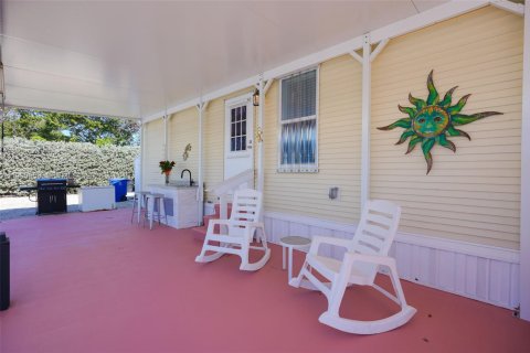 House in Key Largo, Florida 2 bedrooms, 71.35 sq.m. № 2052481 - photo 7