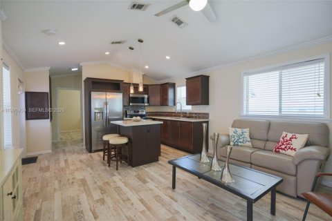 House in Key Largo, Florida 2 bedrooms, 71.35 sq.m. № 2052481 - photo 16