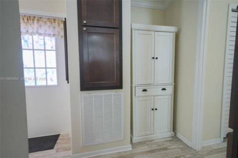 House in Key Largo, Florida 2 bedrooms, 71.35 sq.m. № 2052481 - photo 24