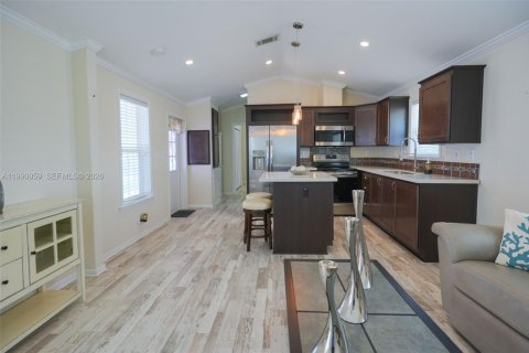 House in Key Largo, Florida 2 bedrooms, 71.35 sq.m. № 2052481 - photo 17