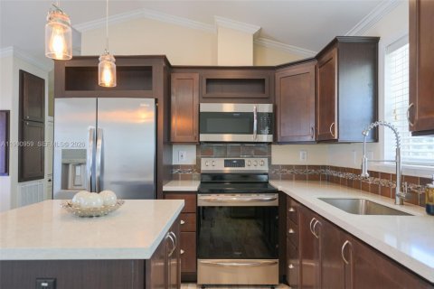 House in Key Largo, Florida 2 bedrooms, 71.35 sq.m. № 2052481 - photo 20