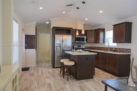 House in Key Largo, Florida 2 bedrooms, 71.35 sq.m. № 2052481 - photo 9