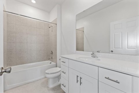Casa en venta en Fruitland Park, Florida, 4 dormitorios, 139.45 m2 № 1780581 - foto 10