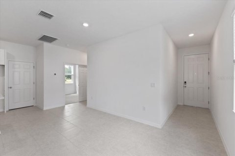 Casa en venta en Fruitland Park, Florida, 4 dormitorios, 139.45 m2 № 1780581 - foto 6