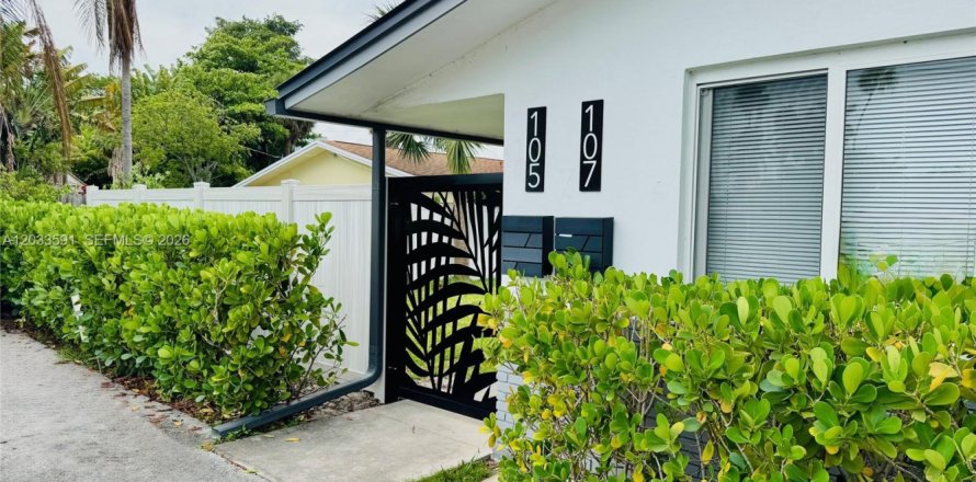 House in Wilton Manors, Florida 3 bedrooms, 123.1 sq.m. № 2088405