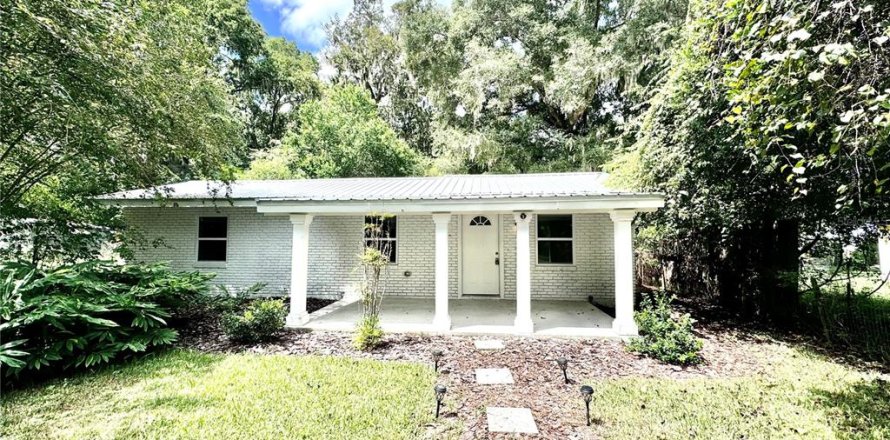 House in Williston, Florida 2 bedrooms, 98.2 sq.m. № 1353377
