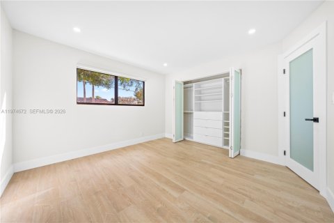 House in Davie, Florida 4 bedrooms, 170.38 sq.m. № 2040928 - photo 20