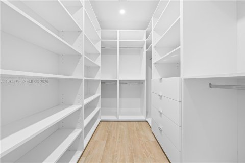 House in Davie, Florida 4 bedrooms, 170.38 sq.m. № 2040928 - photo 27