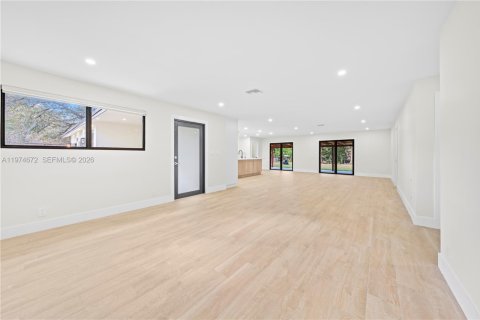 House in Davie, Florida 4 bedrooms, 170.38 sq.m. № 2040928 - photo 5