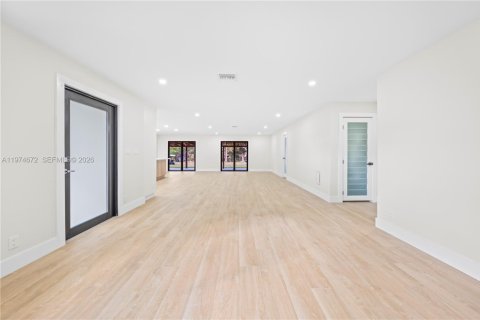 House in Davie, Florida 4 bedrooms, 170.38 sq.m. № 2040928 - photo 6