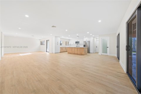 House in Davie, Florida 4 bedrooms, 170.38 sq.m. № 2040928 - photo 7