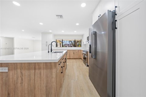 House in Davie, Florida 4 bedrooms, 170.38 sq.m. № 2040928 - photo 14