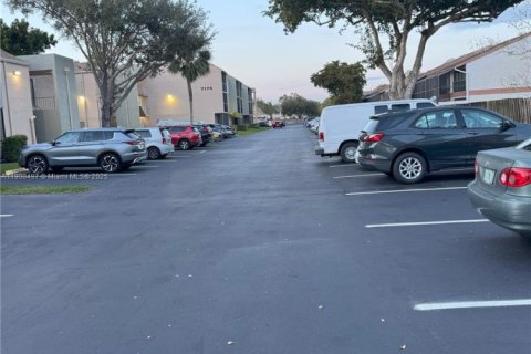 Купить кондоминиум в Дейви, Флорида 4 комнаты, 74.32м2, № 1964758 - фото 1