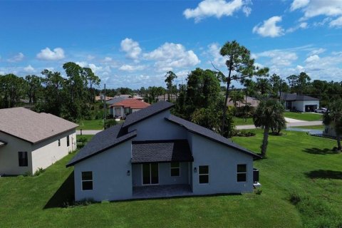 House in Rotonda, Florida 4 bedrooms, 155.8 sq.m. № 1912565 - photo 2