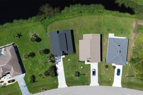 House in Rotonda, Florida 4 bedrooms, 155.8 sq.m. № 1912565 - photo 12