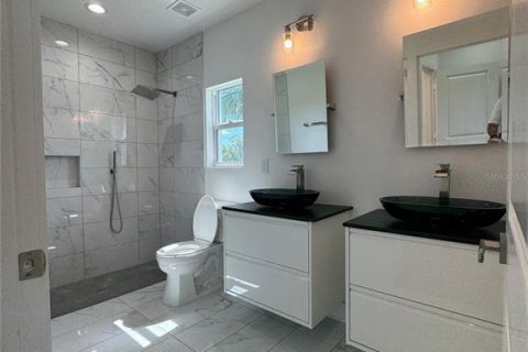 House in Rotonda, Florida 4 bedrooms, 155.8 sq.m. № 1912565 - photo 8