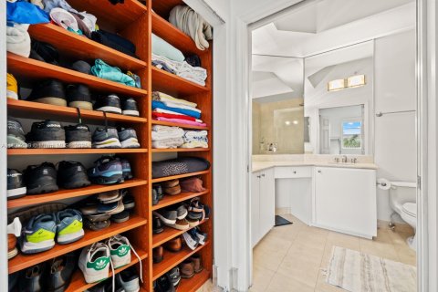 Condo in Miami Beach, Florida, 2 bedrooms № 1994272 - photo 12