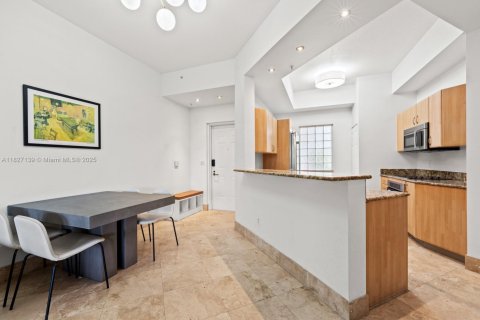 Condo in Miami Beach, Florida, 2 bedrooms № 1994272 - photo 7
