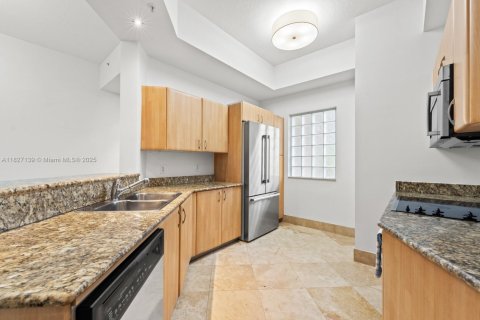 Condo in Miami Beach, Florida, 2 bedrooms № 1994272 - photo 9