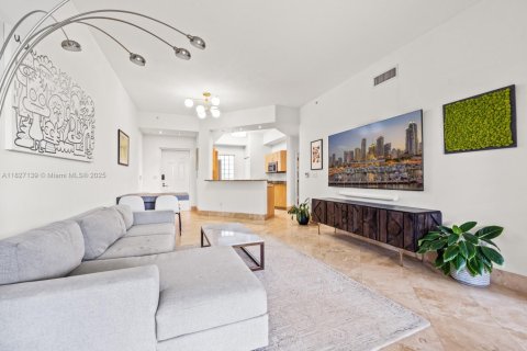 Condo in Miami Beach, Florida, 2 bedrooms № 1994272 - photo 2