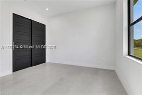 House in Naples, Florida 4 bedrooms, 268.3 sq.m. № 1867450 - photo 28