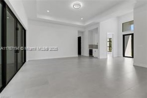 House in Naples, Florida 4 bedrooms, 268.3 sq.m. № 1867450 - photo 9