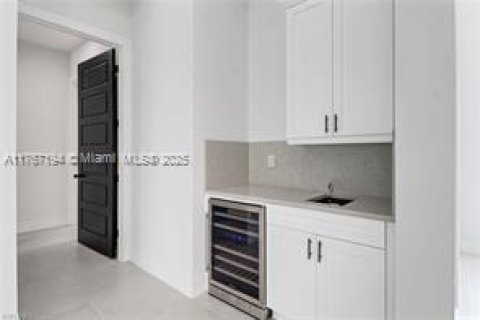 House in Naples, Florida 4 bedrooms, 268.3 sq.m. № 1867450 - photo 10