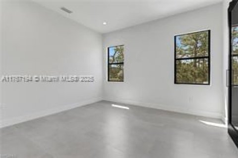 House in Naples, Florida 4 bedrooms, 268.3 sq.m. № 1867450 - photo 30
