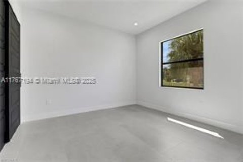 House in Naples, Florida 4 bedrooms, 268.3 sq.m. № 1867450 - photo 26