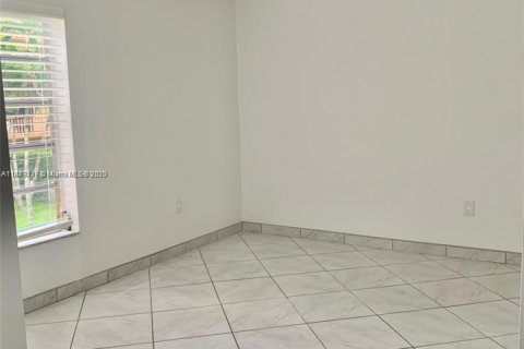 Condominio en venta en Miami, Florida, 1 dormitorio, 68.75 m2 № 1875629 - foto 5