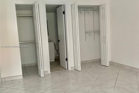 Condominio en venta en Miami, Florida, 1 dormitorio, 68.75 m2 № 1875629 - foto 10